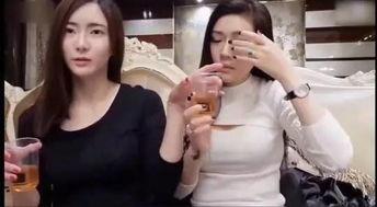 俩女主播直播舌吻